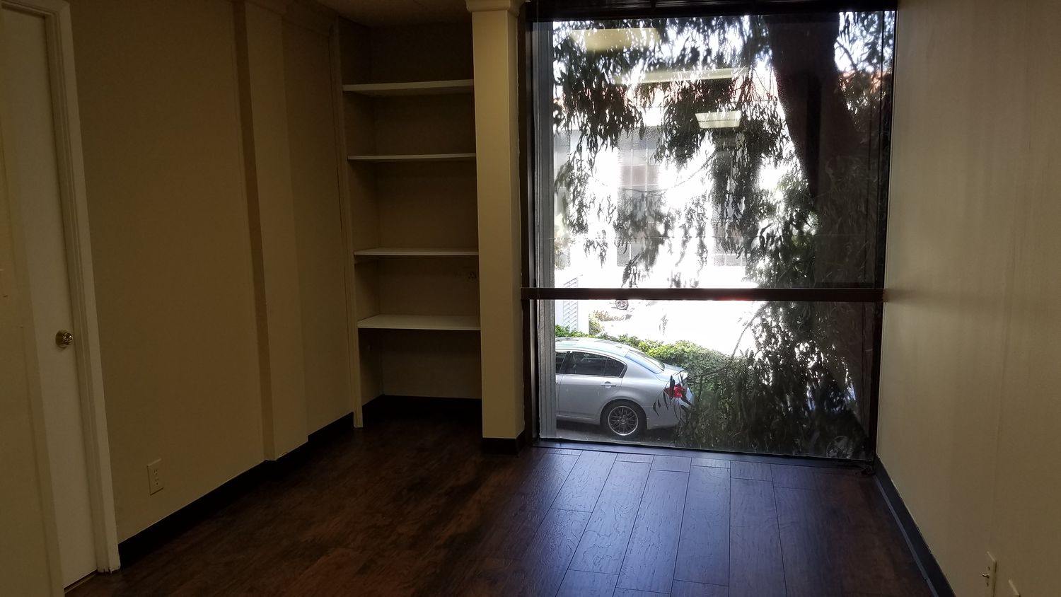 VERY SPECIAL PATIO OFFICE, 3 PRIVATE OFFICES AND RECEPTION.